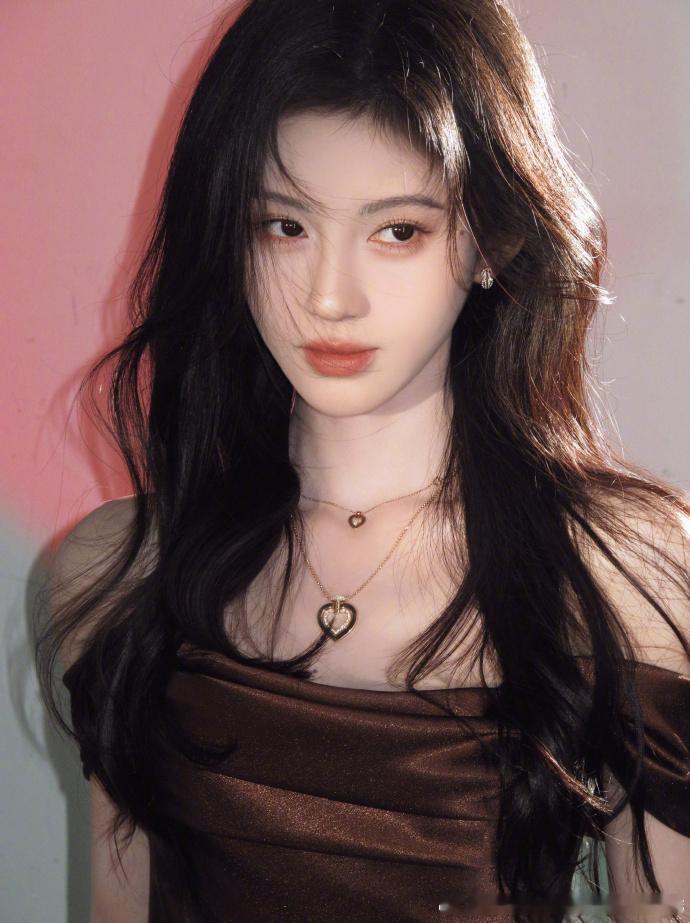 王一栩发了鞠婧祎新歌预告 鞠婧祎新歌这风格好对味，恒星做音乐确实有一手，强强合作