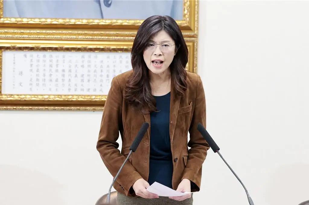 郑丽文讲从封杀中天、到现在封禁小红书，民进党终究活成了自己过去最讨厌的样子，郭正