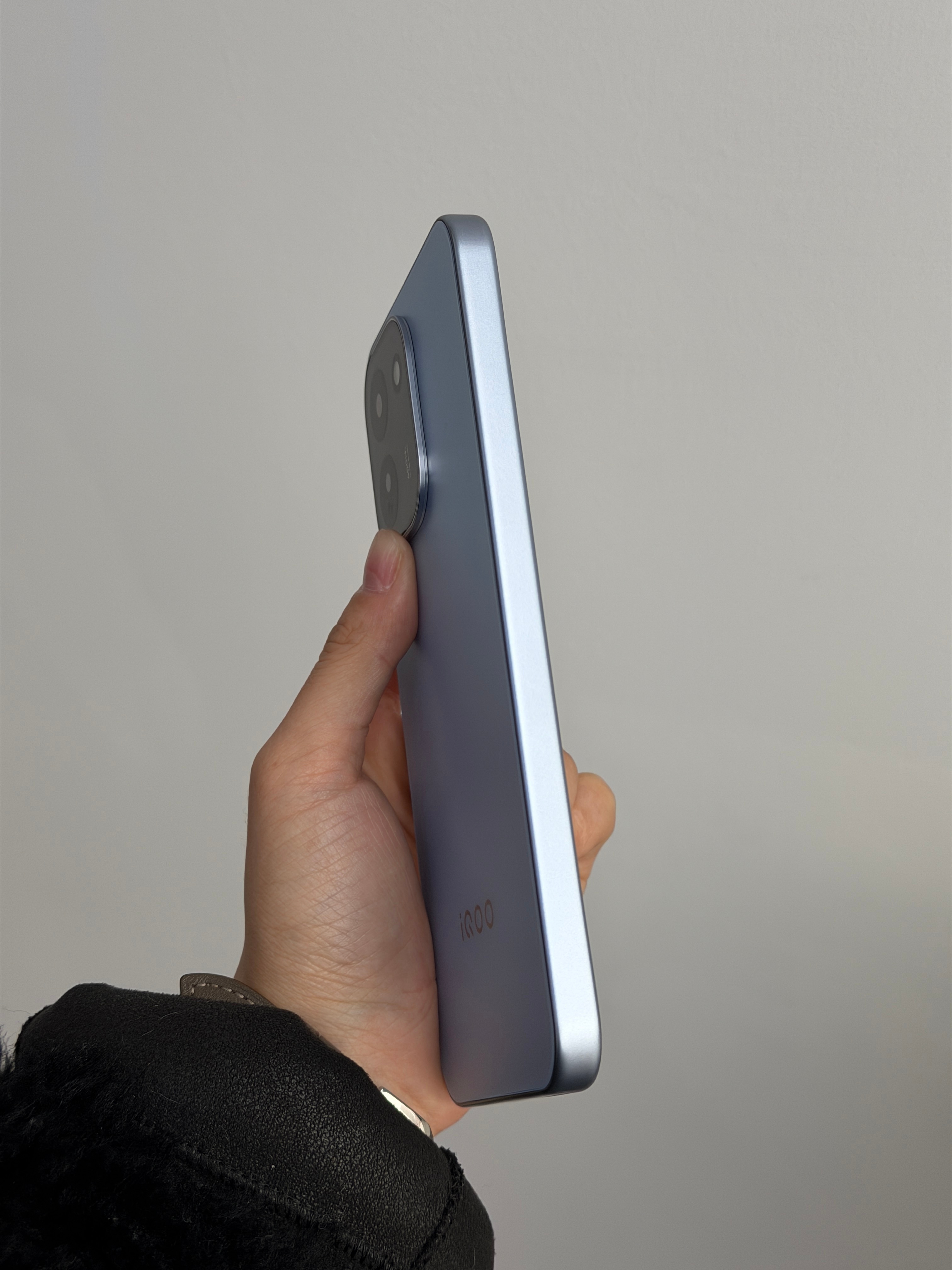 iQOO Z11 真机上手实拍*165Hz 9020大电池 90W闪充 天玑85