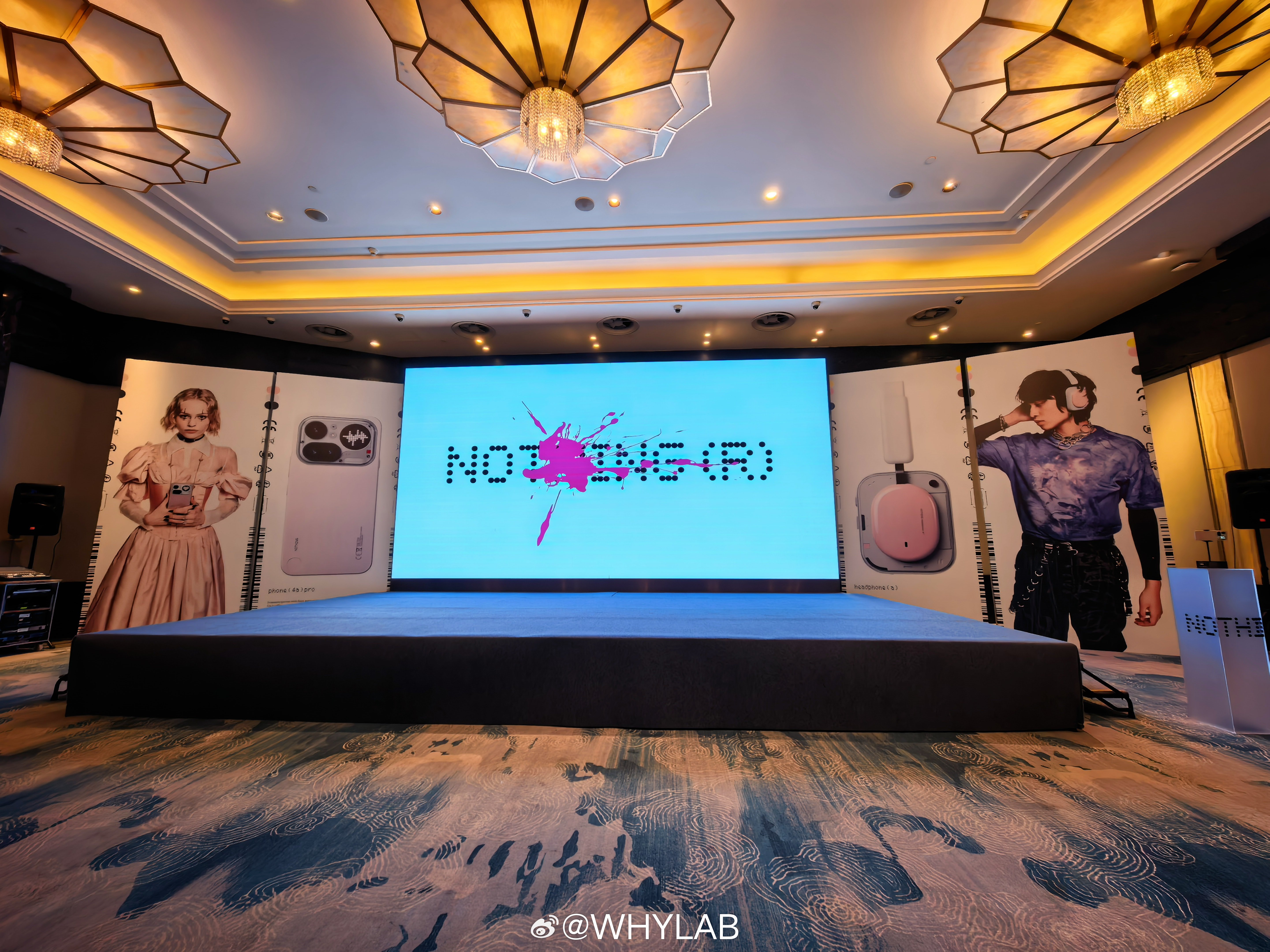 Nothing Phone (4a) 系列和 Nothing Headphone