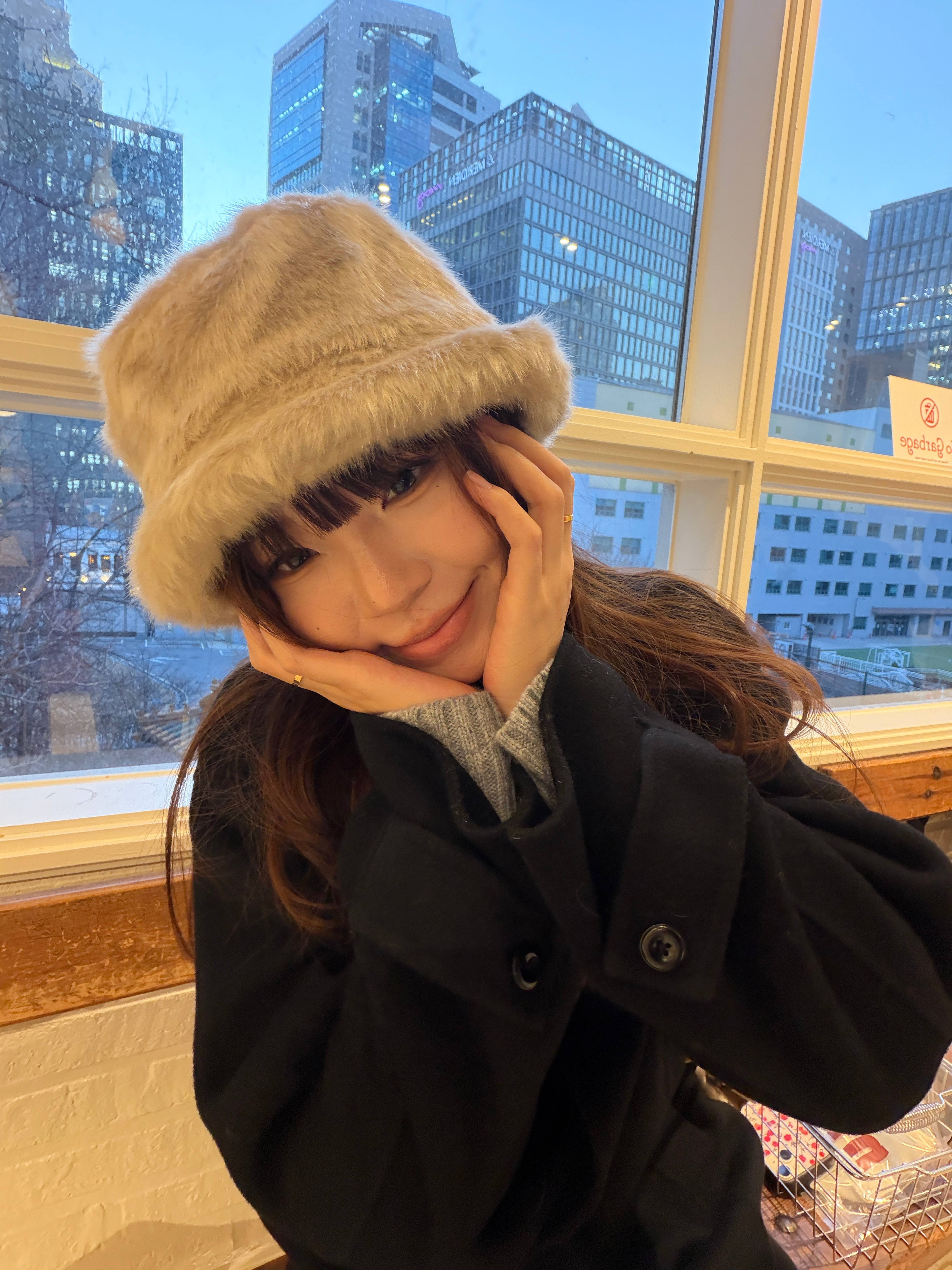 小韩也太太太太冷了 一天下来都不愿意拿出手机拍照 冻得我脸疼鼻子疼耳朵疼手疼 