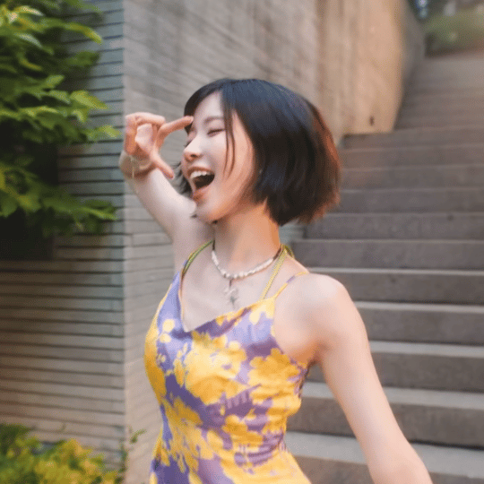 der der 哒哒哒😏看我得嗖小步伐🥴你嘎哈你嘎哈😲你搁那嘎达蹦哒啥😮