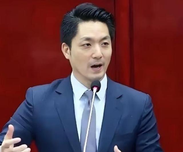台北市 市长蒋万安曾宣称，如果大陆继续在 台海 进行军机绕台和军演的话，他就要停
