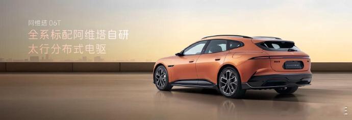 一提到运动轿车，很多人心里就有了固定印象：颜值够炸、加速够猛就行，配置别抱太大期