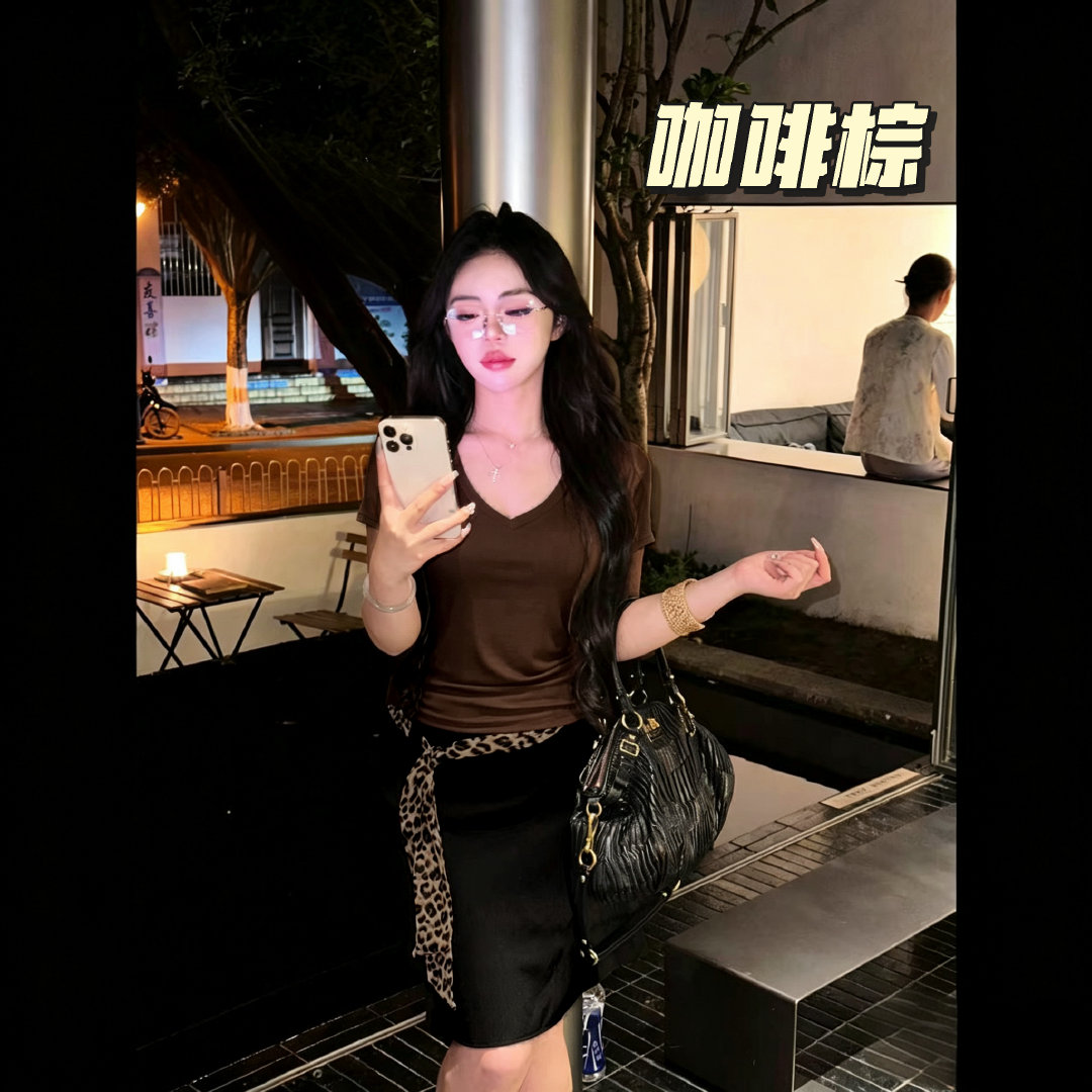 麻辣女人【白领T】不贴肉松弛感气质百搭上衣，微落肩微宽松版型自带空气层不吸身，精