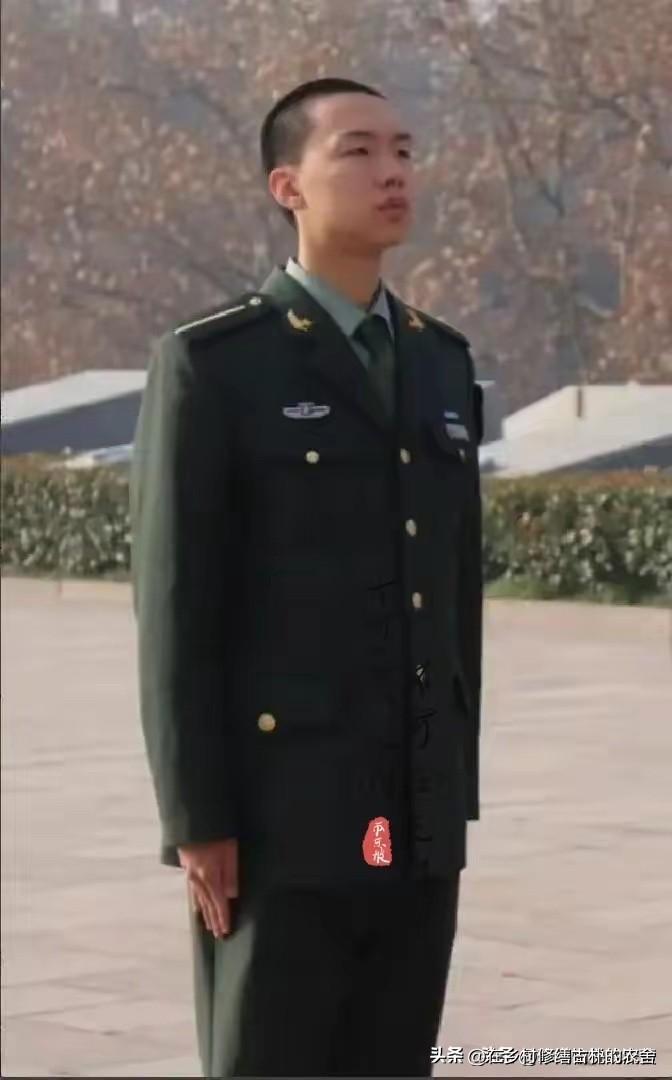 国防科大的毛东东彻底火了！这次出圈从不是靠所谓的出身，而是实打实的行动，让所有人