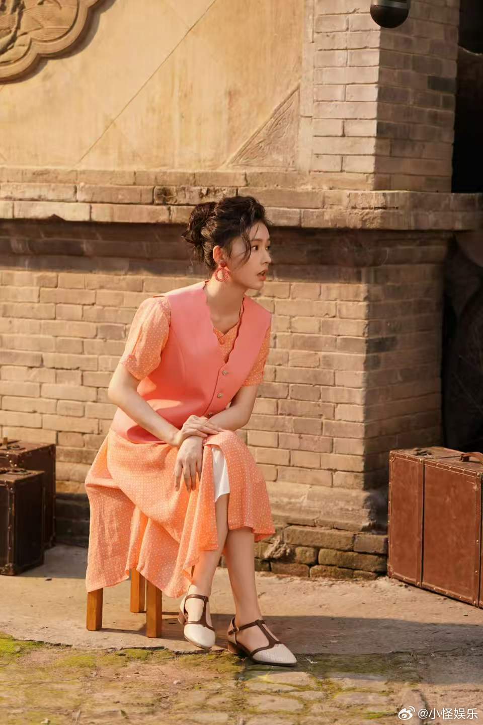 林允新剧角色被换林允剧中是没有背景的小演员没背景没靠山的沈冉冉，靠自己拼来的角色