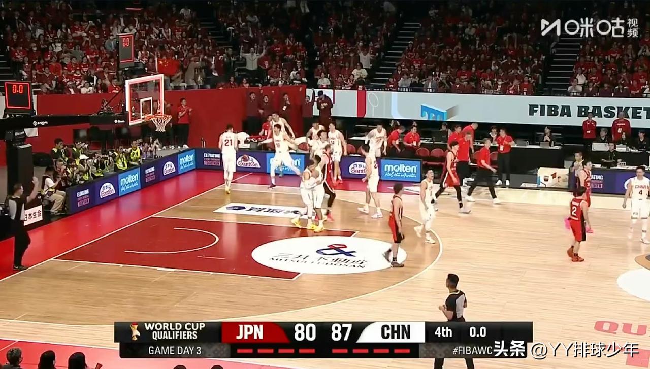酣畅淋漓，干干净净！恭喜中国男篮客场力克日本男篮，用一场毫无争议的硬气胜利，给所