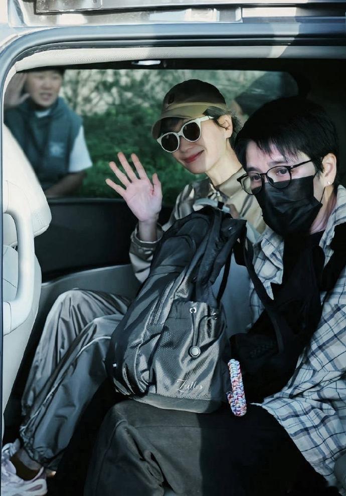 叶童在谢娜身上看到了乘风精神乘风就是一场巨大的群像，是女性对女性最好的欣赏，叶童