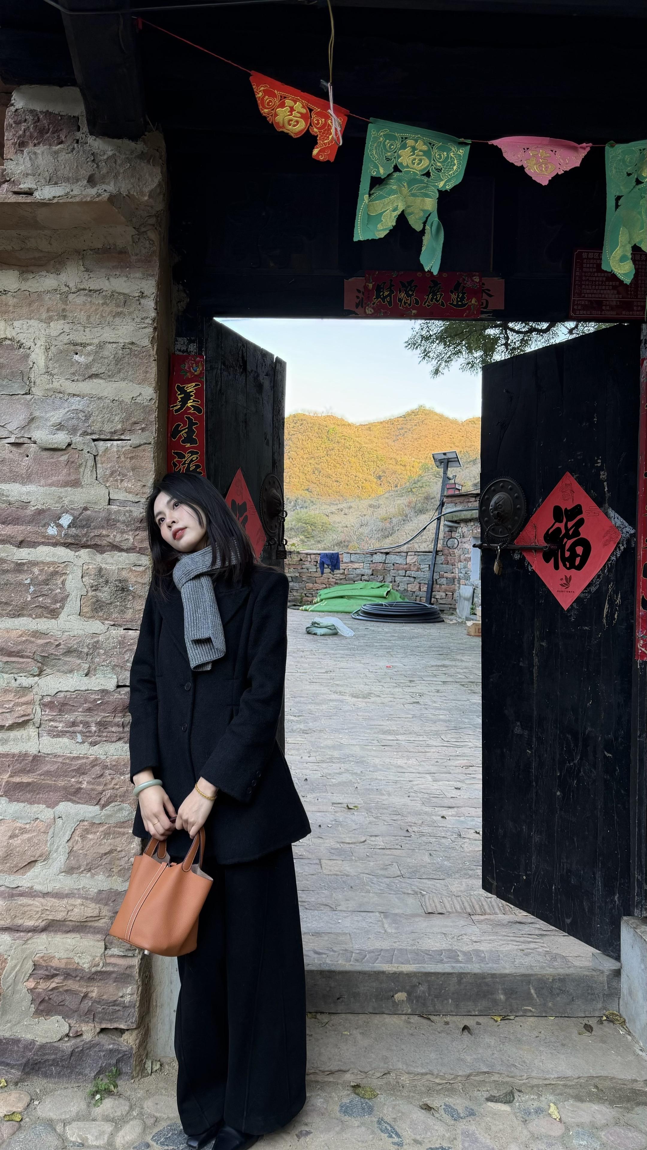 于淡泊中平和自在.