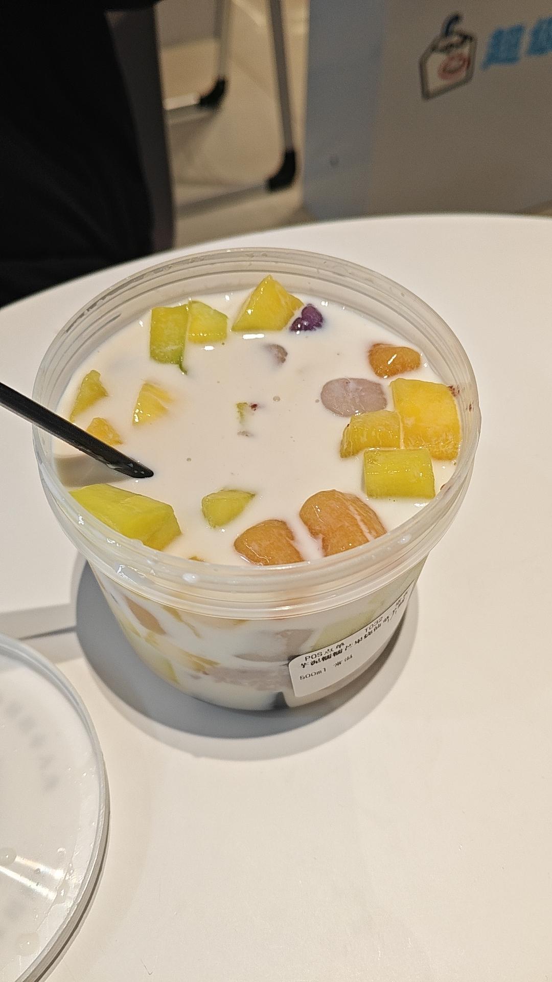 🥥超爱超级椰！清爽椰青水甜润解渴，浓郁椰奶醇厚丝滑。独特风味，品质上乘，每一口