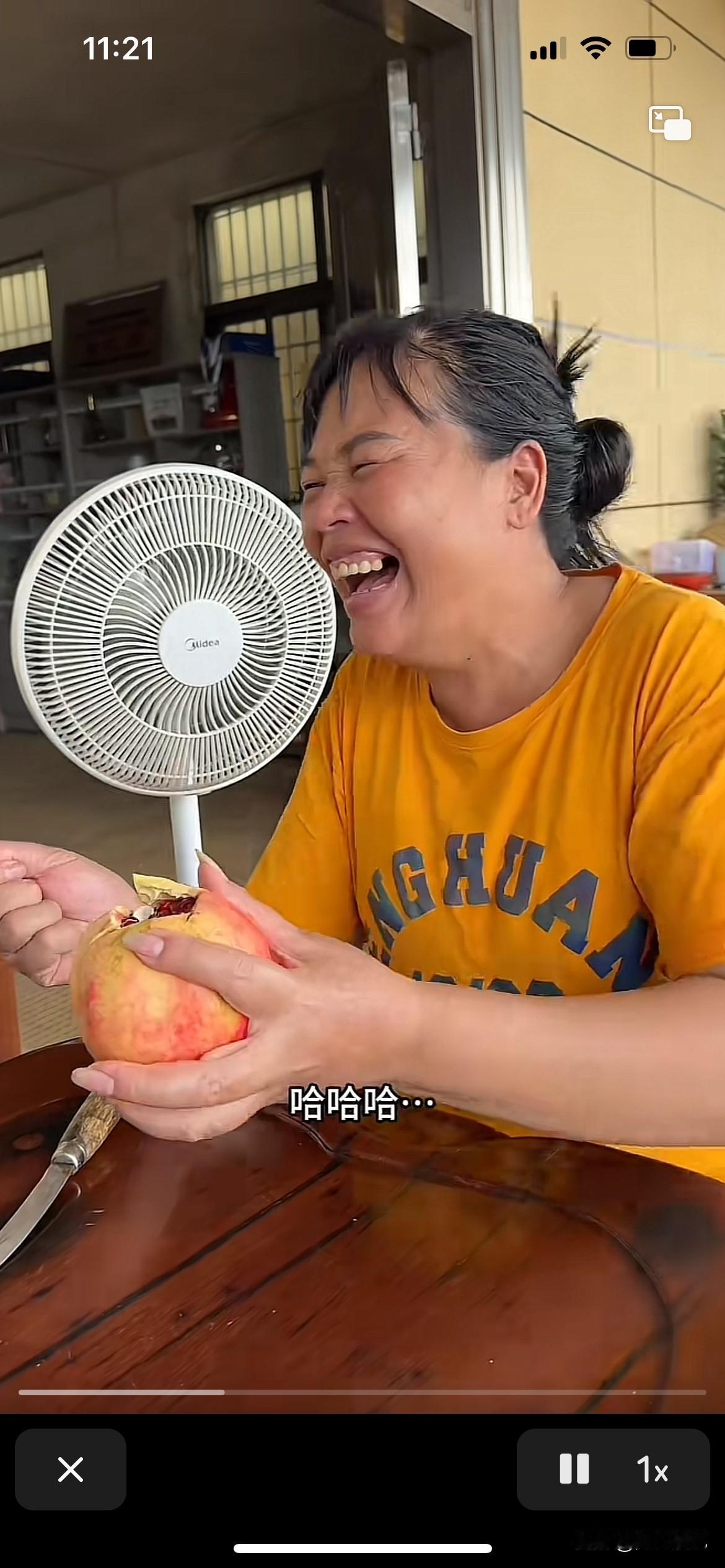 全红婵妈妈说女儿会变“魔术”出现水花消失术，全爸也是一样会变魔术，水果拍打术，一
