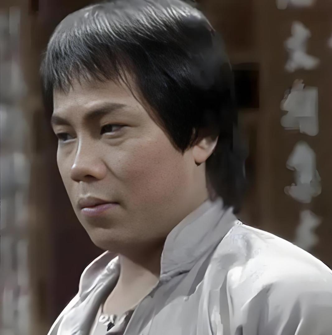 梁小龙走了，他曾经扮演的陈真角色又在网上掀起了一股怀旧潮。李小龙本人被日本武术界