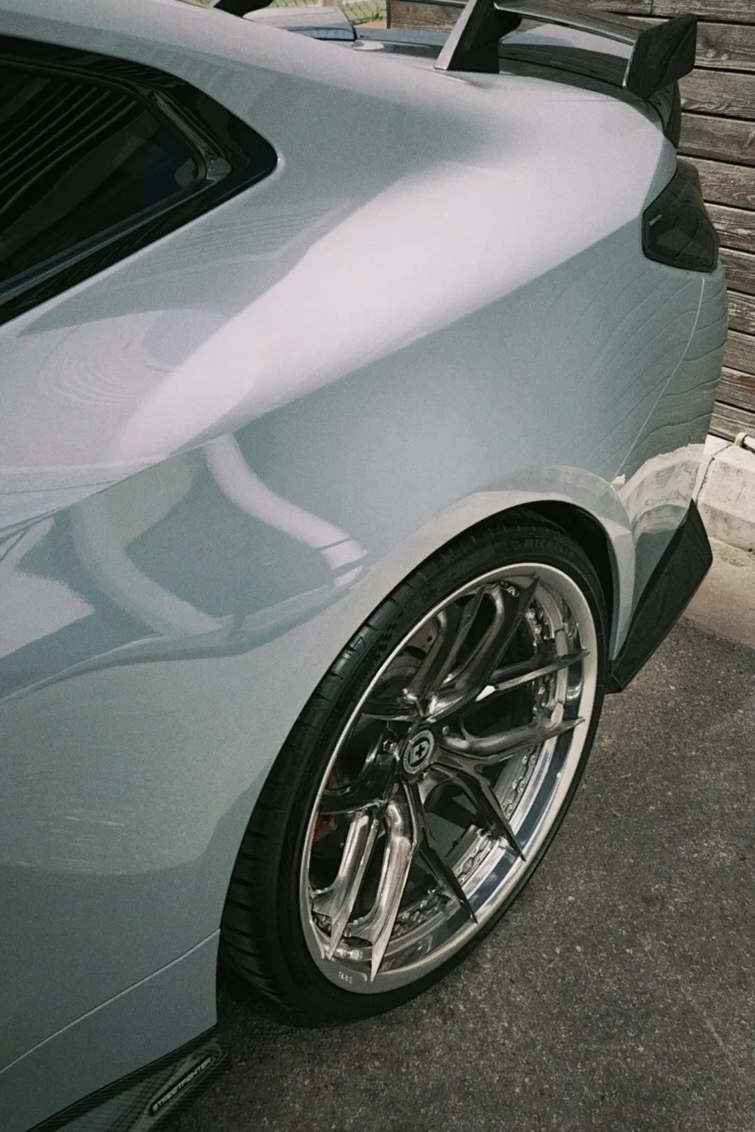 强扭的瓜不甜，但扭下来我就开心😃。又感觉hre 的轮毂好看了