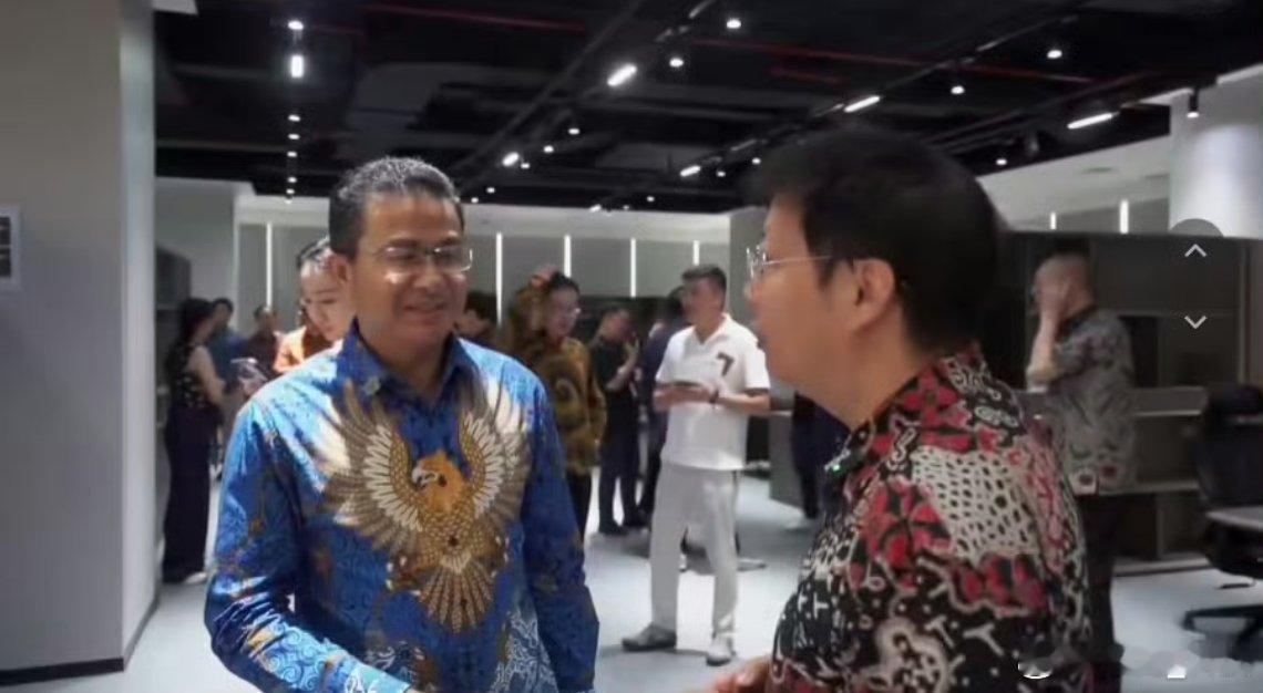 金立手机创始人曾赌博输掉十几亿赌博确实害人，一把牌输掉了一个品牌。 