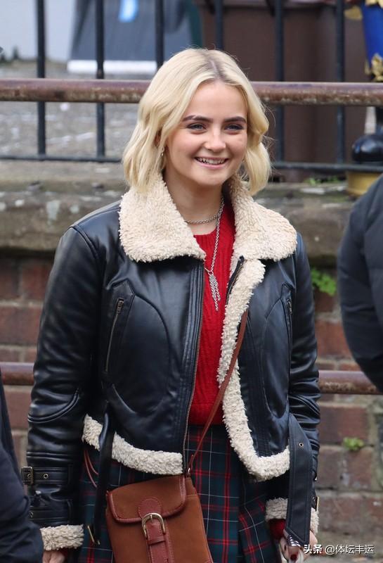 快讯，刚刚🔚的迈阿密女单首轮比赛中，资格赛选手澳大利亚吉布森以6-1、6-0送