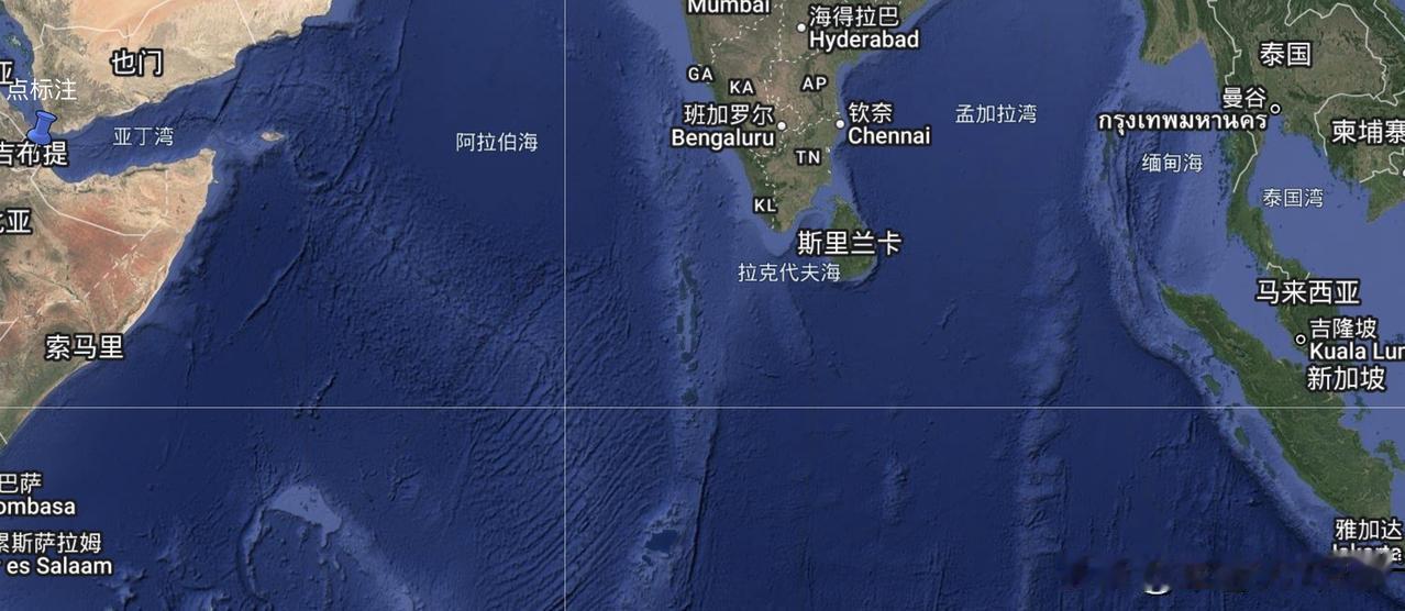 美伊冲突敲响警钟！2027三航母成型，硬防美军双航母远洋封航道

前置说明：本文