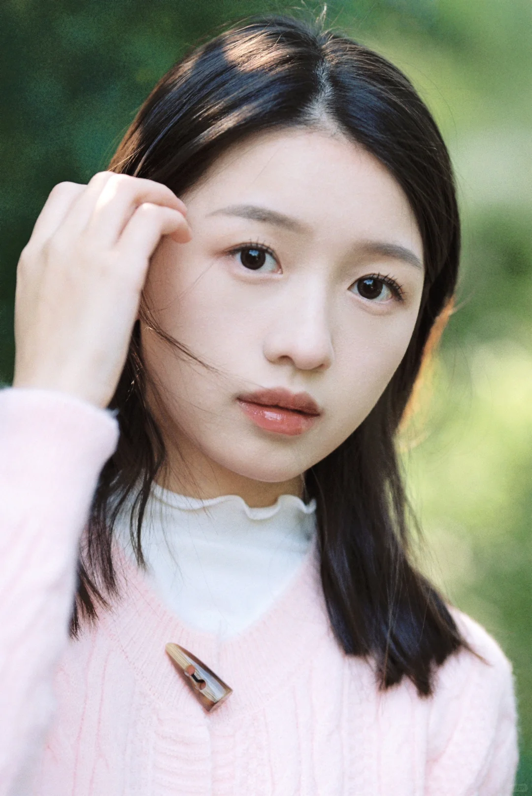 用捡来的秋天做了个风铃🍁