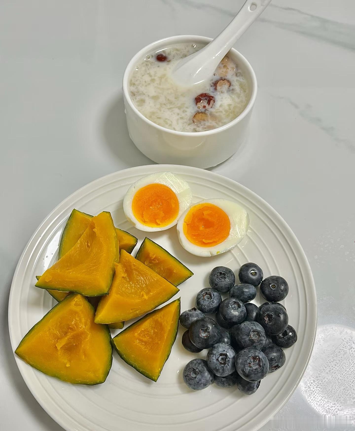 周末愉快，营养早餐 