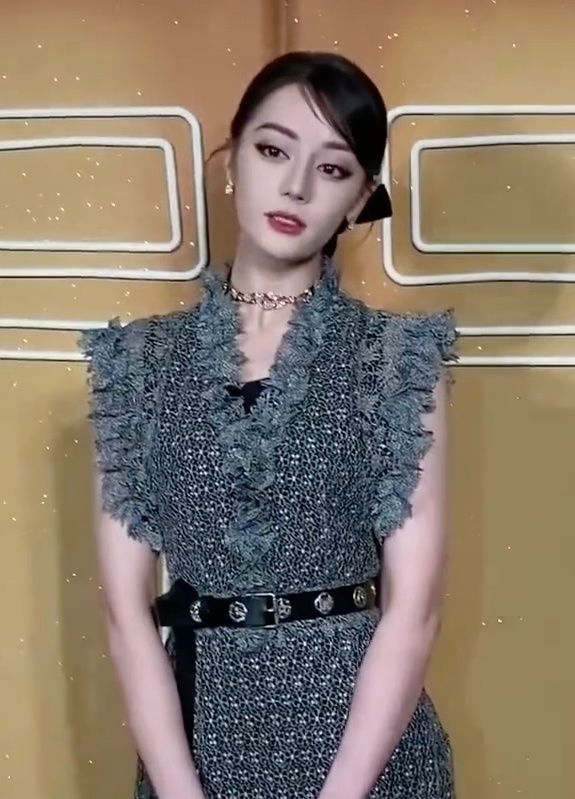 迪丽热巴上海线下活动状态  女神级别的 