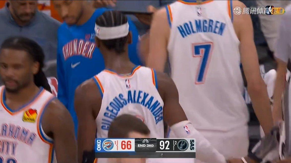 三节结束，马刺领先26分！这一节打出32-13🔥雷霆vs马刺NBA