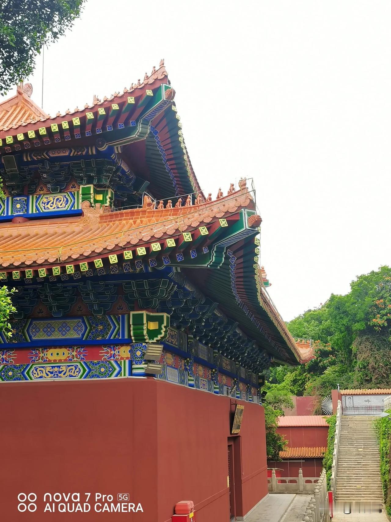 难关逆境，
考验道心和定力！也是成长的契机！
因为这时候，你离道很近！
容易修道