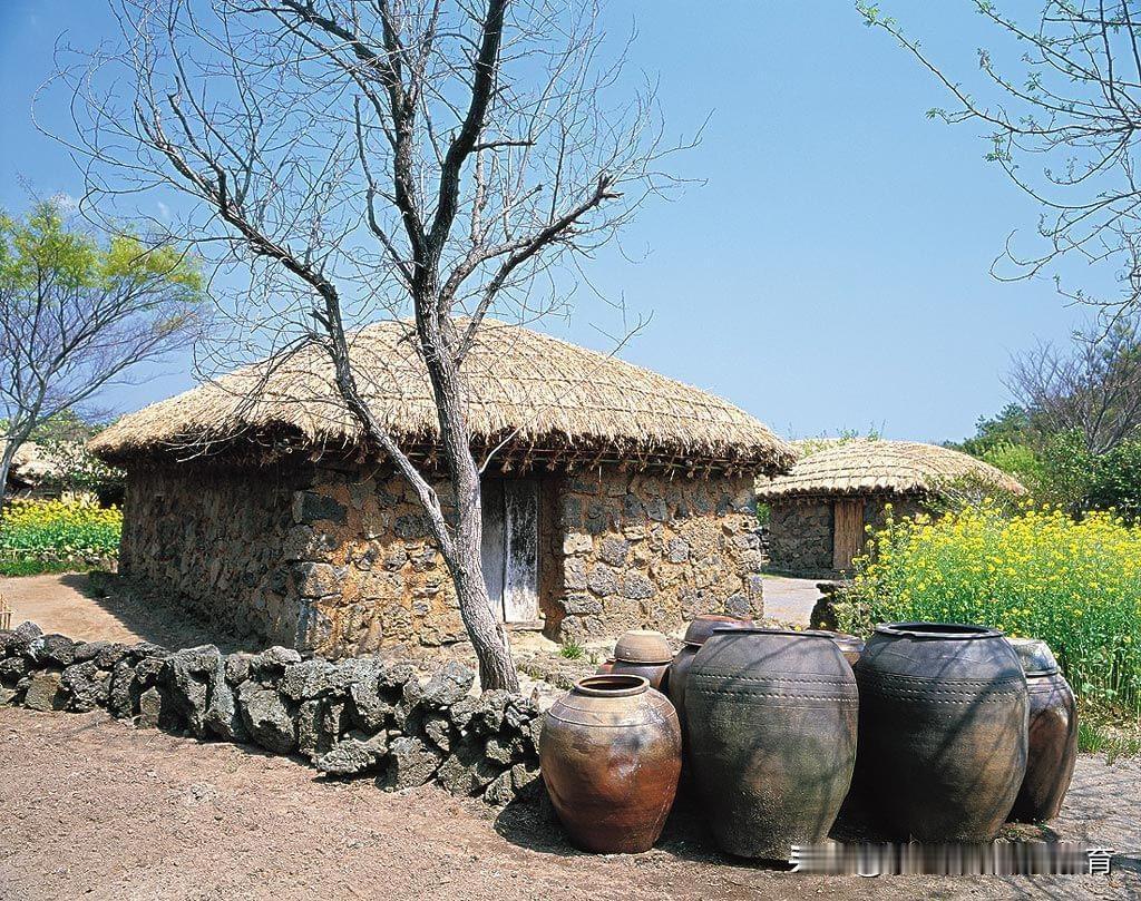 我国幸福感最强的几种职业：
1、科级及以上干部。
2、中小学校长、副校长。
3、