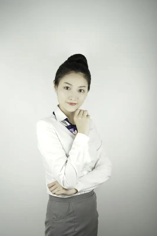 我印象里张雪是个超有魅力的人。20年前，他还是个贫穷乡镇少年，14岁辍学当修车学