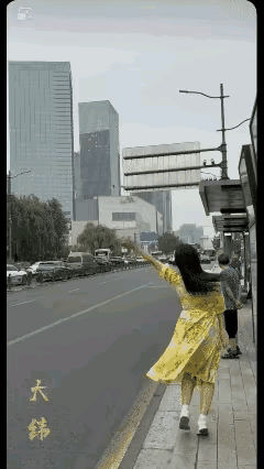 什么事情能让她兴奋的手舞足蹈？