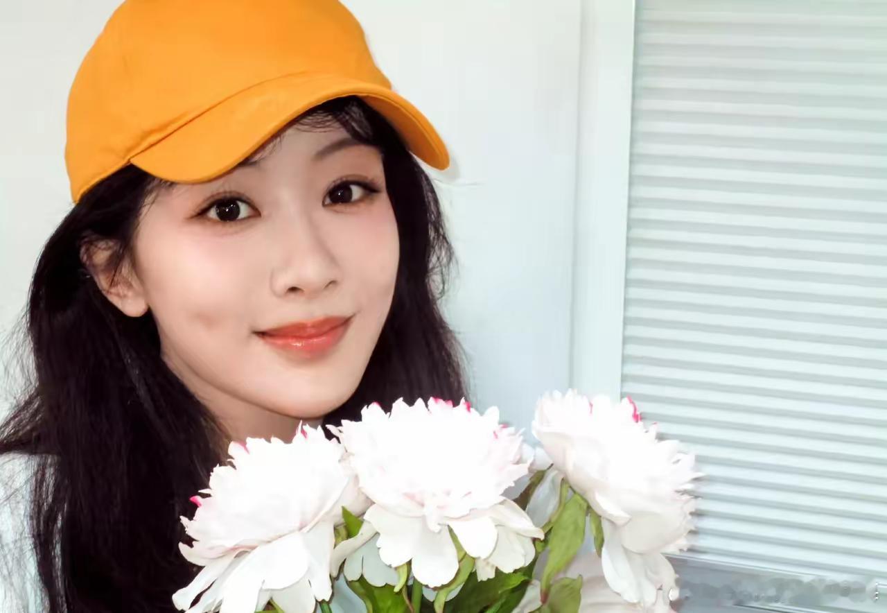 一句话形容杨紫冬日的暖阳，夏日的凉风，春天的百花。 ​​​