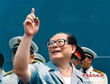 江泽民同志对中国军队的发展影响深远，功在千秋，不可磨灭，这从他禁止军队经商中可以