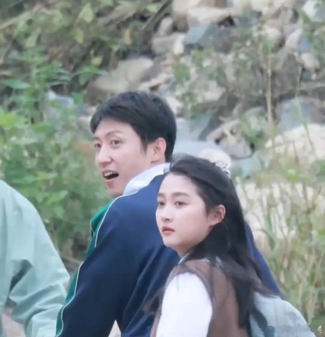 关晓彤那些又瘦又美的照片原来都是p的 ​​​