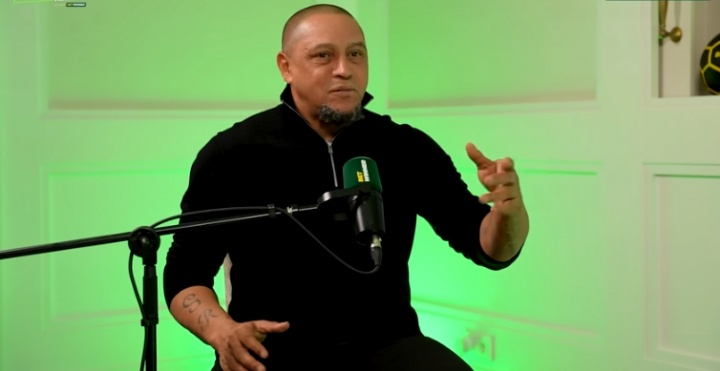 卡洛斯：梅/罗？我会稍微偏向C罗一点，但他们都是非常顶级的球员11月29日讯 皇