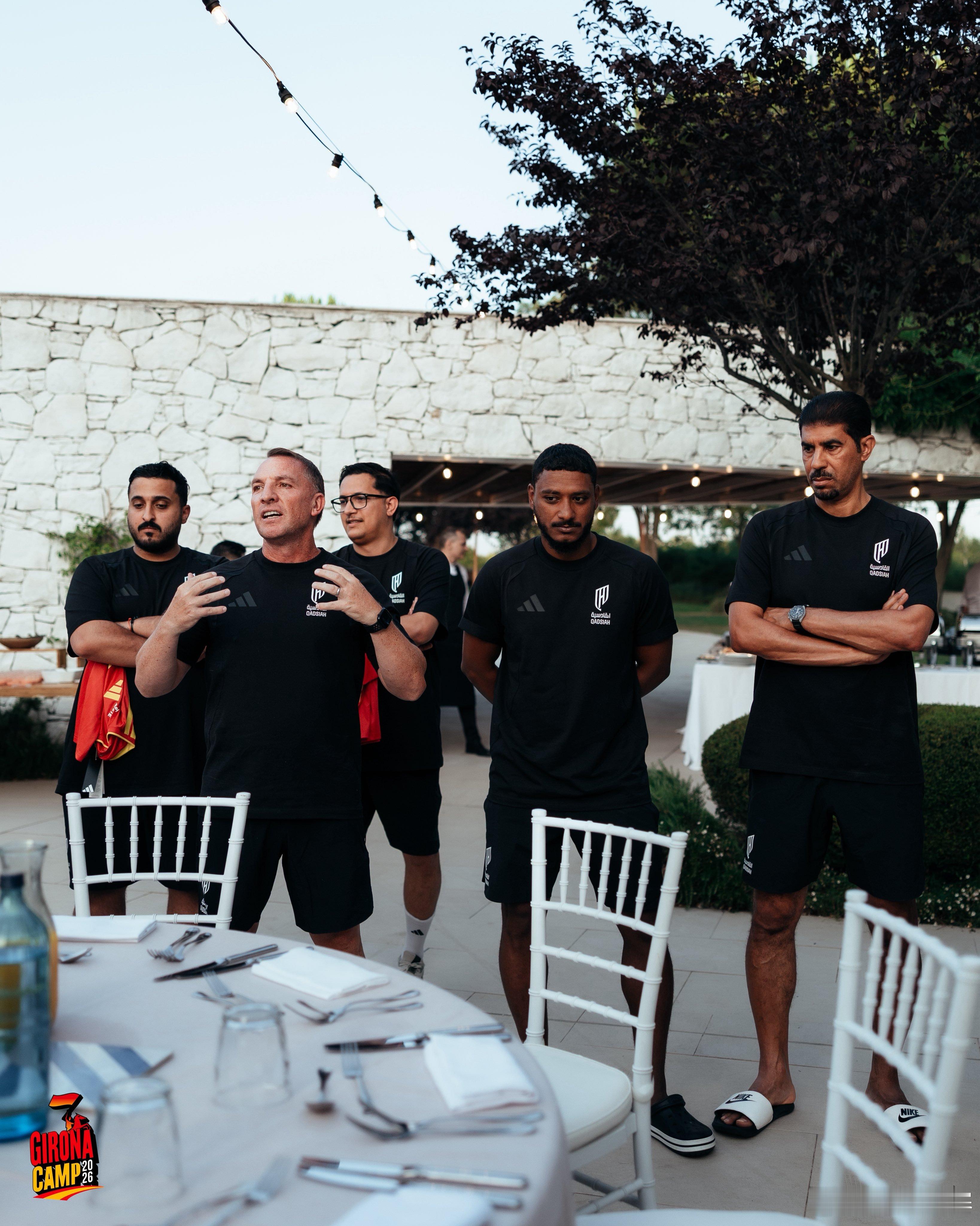 库迪西亚在西班牙的团队晚餐🇪🇸一起结束辛苦训练的一天 📸❤️沙特联赛