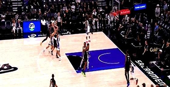 杜兰特在火箭的剧本，比投篮还准，就是没人递球。
 

12月打鹈鹕，他15投12