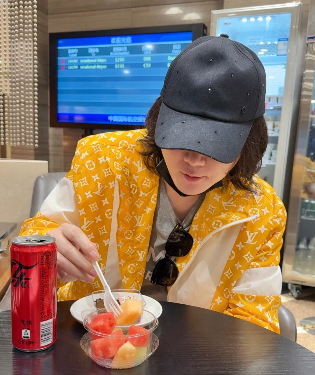 瘦不了一点的我出发了[开学季]最近听不得“胖”这个字，每多听一次就要多吃一口美食