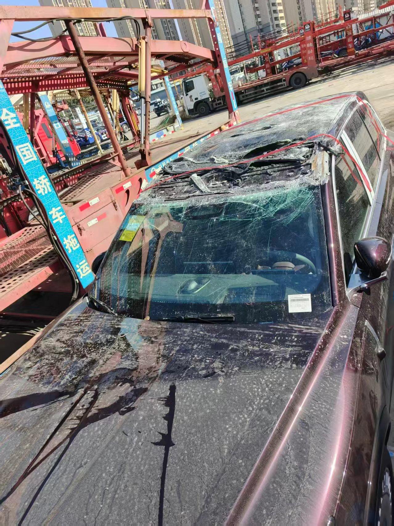 岚图 泰山MAX+
409900
选装了大饼轮毂10000
选装了发光把手500