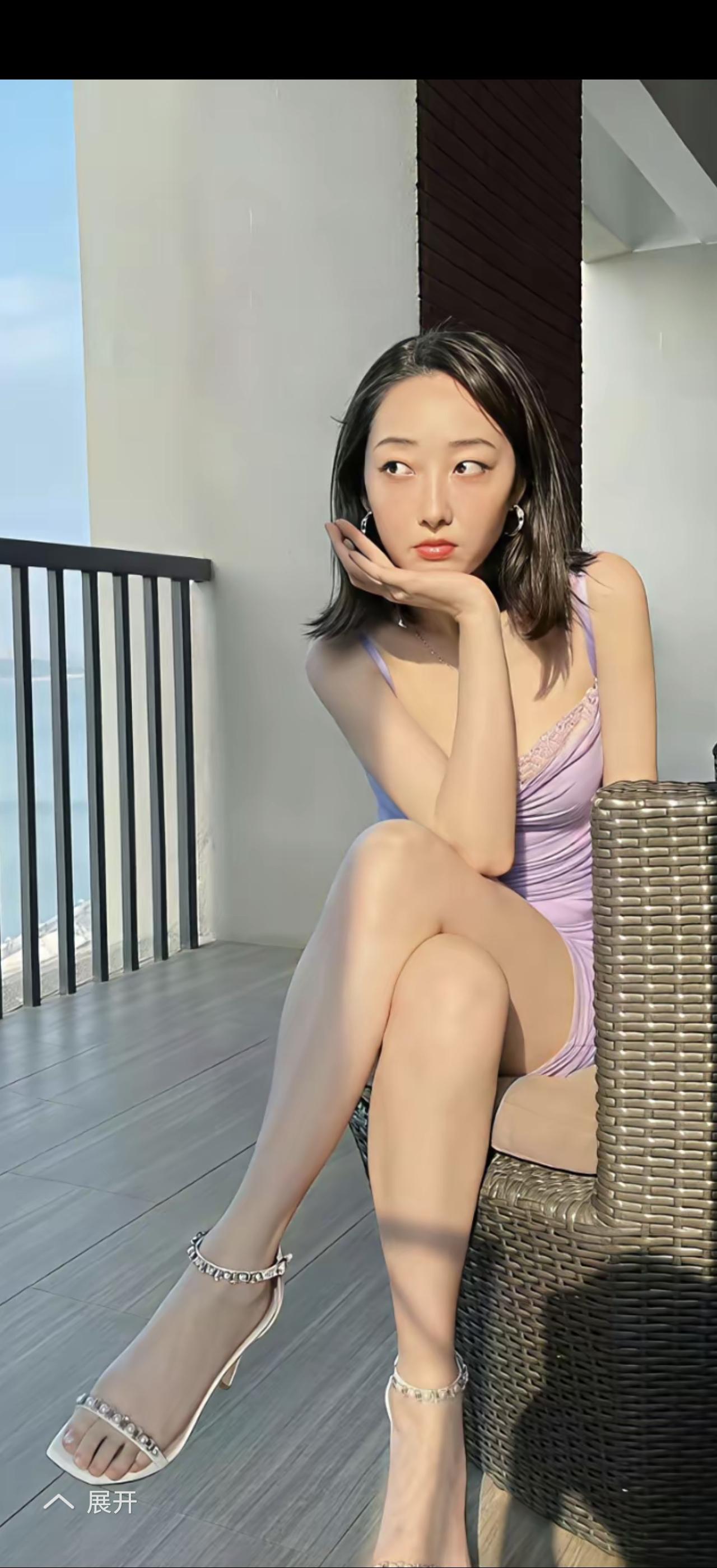 现在生三五个小孩的家庭还真不少，像广东东莞长安镇厦边社区就鼓励生育。他们针对符合