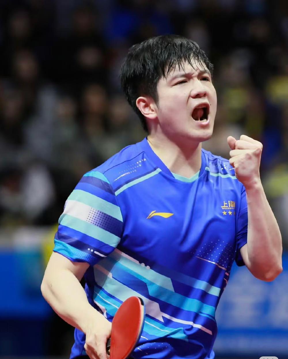 谁懂啊！
樊振东4:2赢下王楚钦的那一刻，
我压根分不清
是泪水还是激动在眼眶打