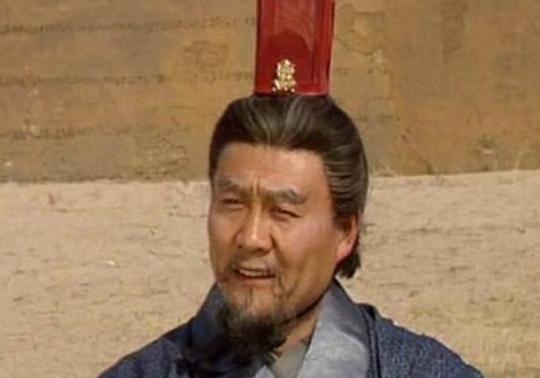 贾诩本是张绣手下的谋士，后来成为了曹操的人，那他是如何获得曹操的信任呢？
贾诩，