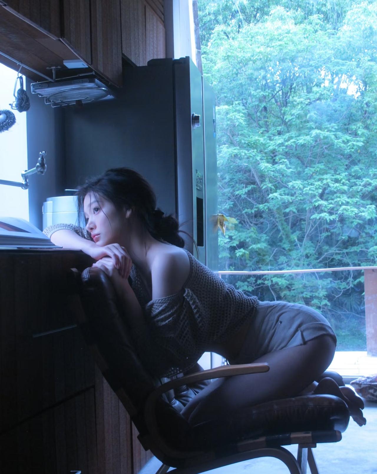 人这辈子
有两件事
千万别去做
 
人活一世，取舍很重要，有些事碰了就是麻烦，沾