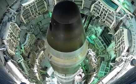 如果美国要按照自己所说的要让中东实现无核化，那么应该对以色列下手，因为以色列的核