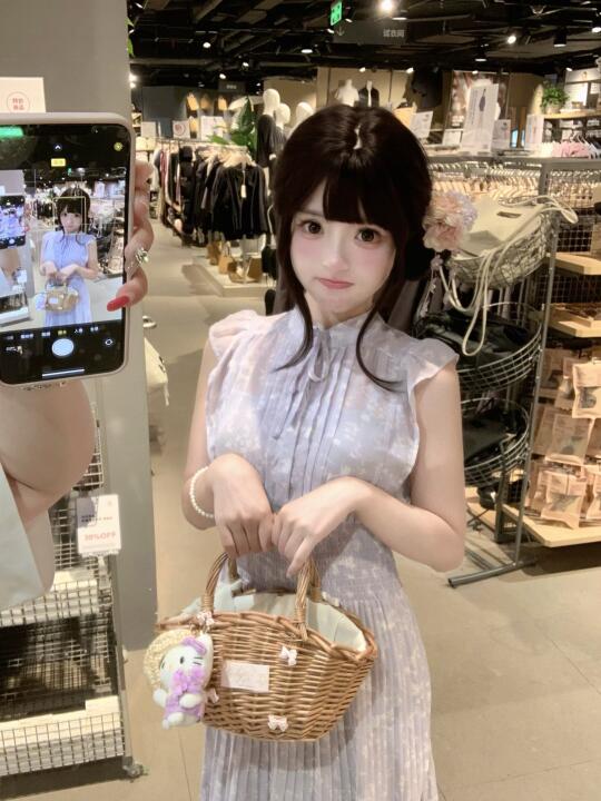 日系穿搭在现实中看会很奇怪吗？