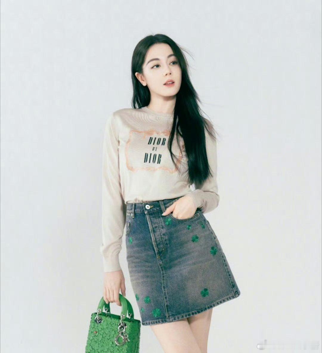 迪丽热巴已进组九重天优雅永不过时，期待迪丽热巴的九重天的演绎，上一部戏那个一人分