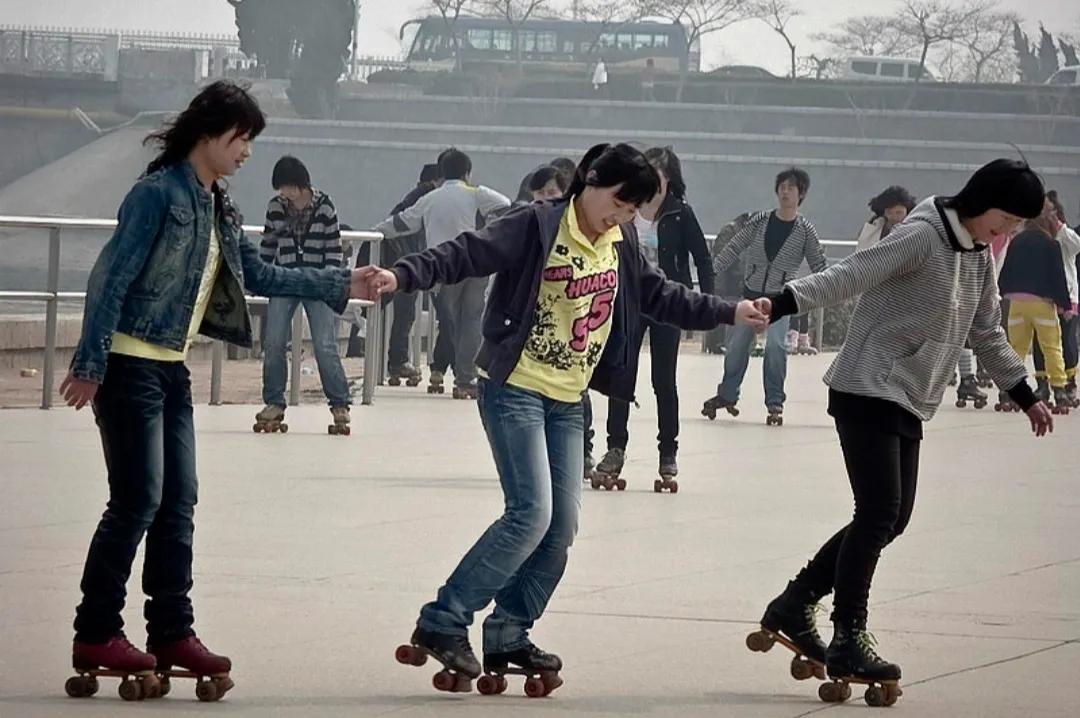 你还记得前女友吗？
上世纪90年代，我技校毕业，分配到一家大型国企当工人，认识了