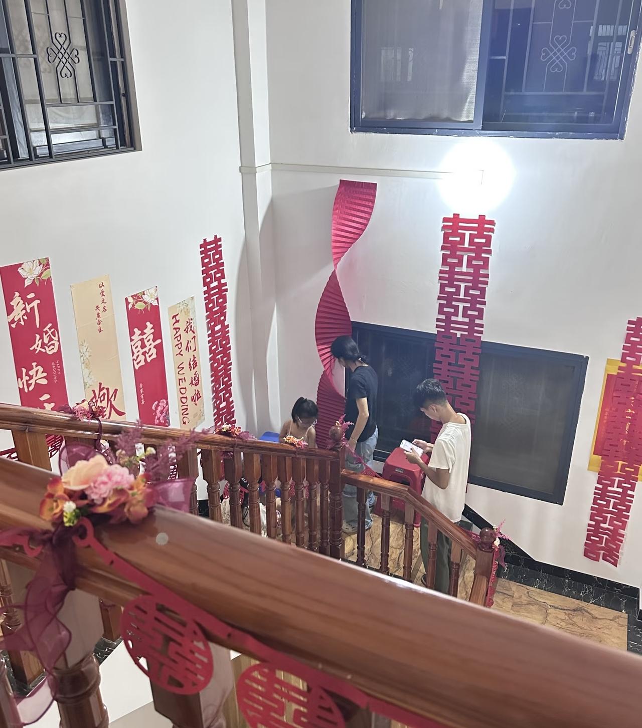 武汉这场婚礼属实尴尬！女生结婚前特意把自己攒的二十万转给爸妈，心里提防男方惦记自