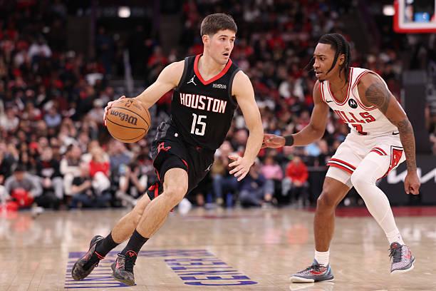 之前也有让谢泼德进入火箭先发阵容的呼声，但是很长一段时间乌度卡都不愿意让谢泼德进