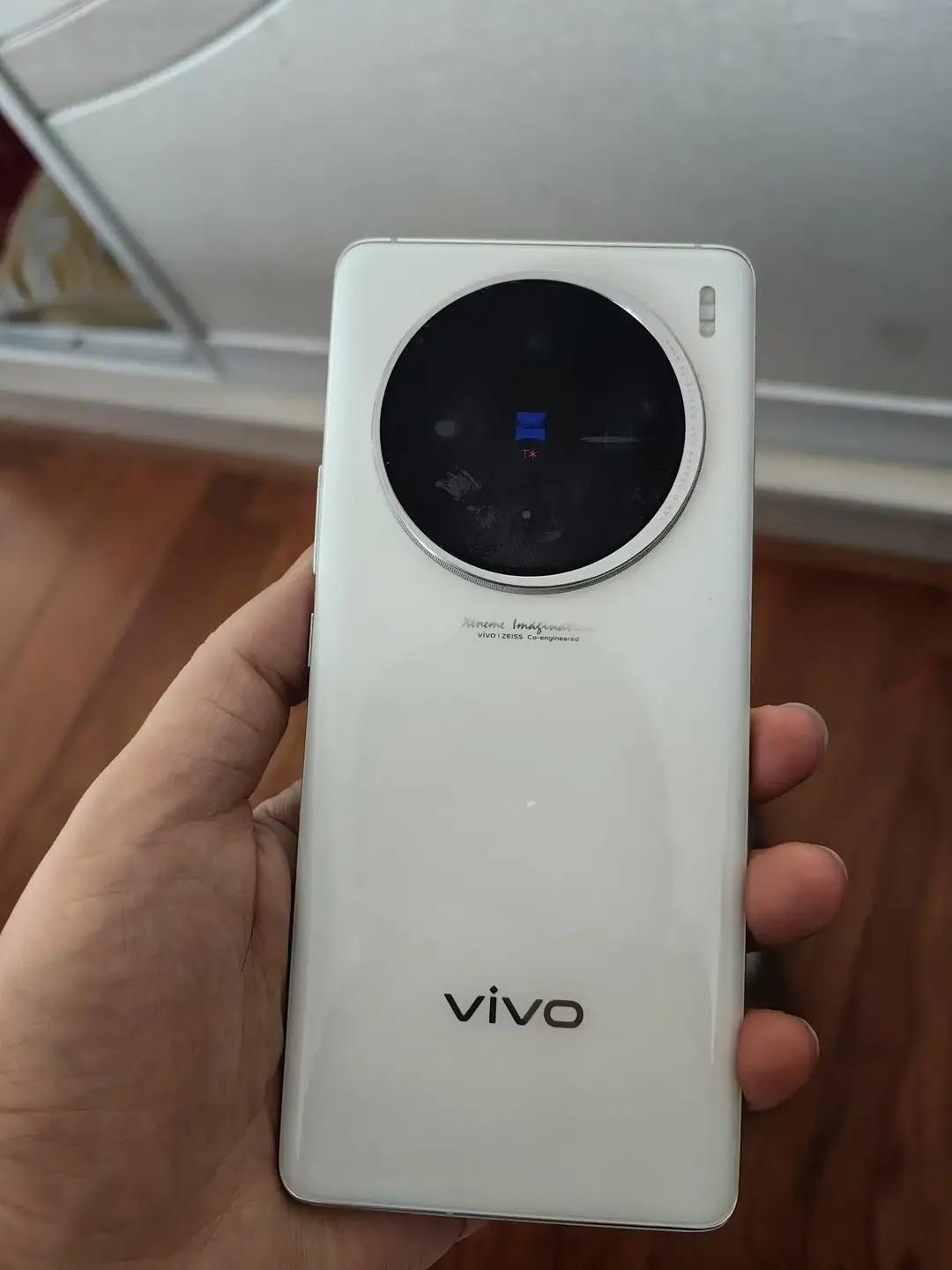 用了快两年的vivo x100现在续航真不行了，电池健康度只有80%多了，每次用