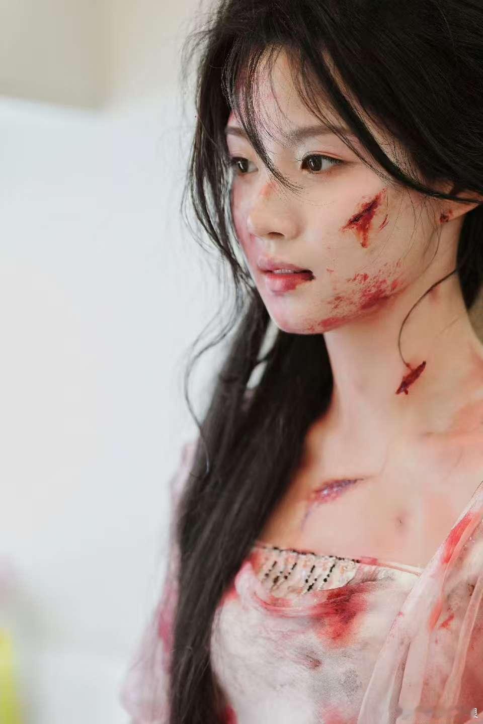 卢昱晓血色染衣卢昱晓战损造型卢昱晓战损造型，血色染衣，[抱一抱][抱一抱] ​​