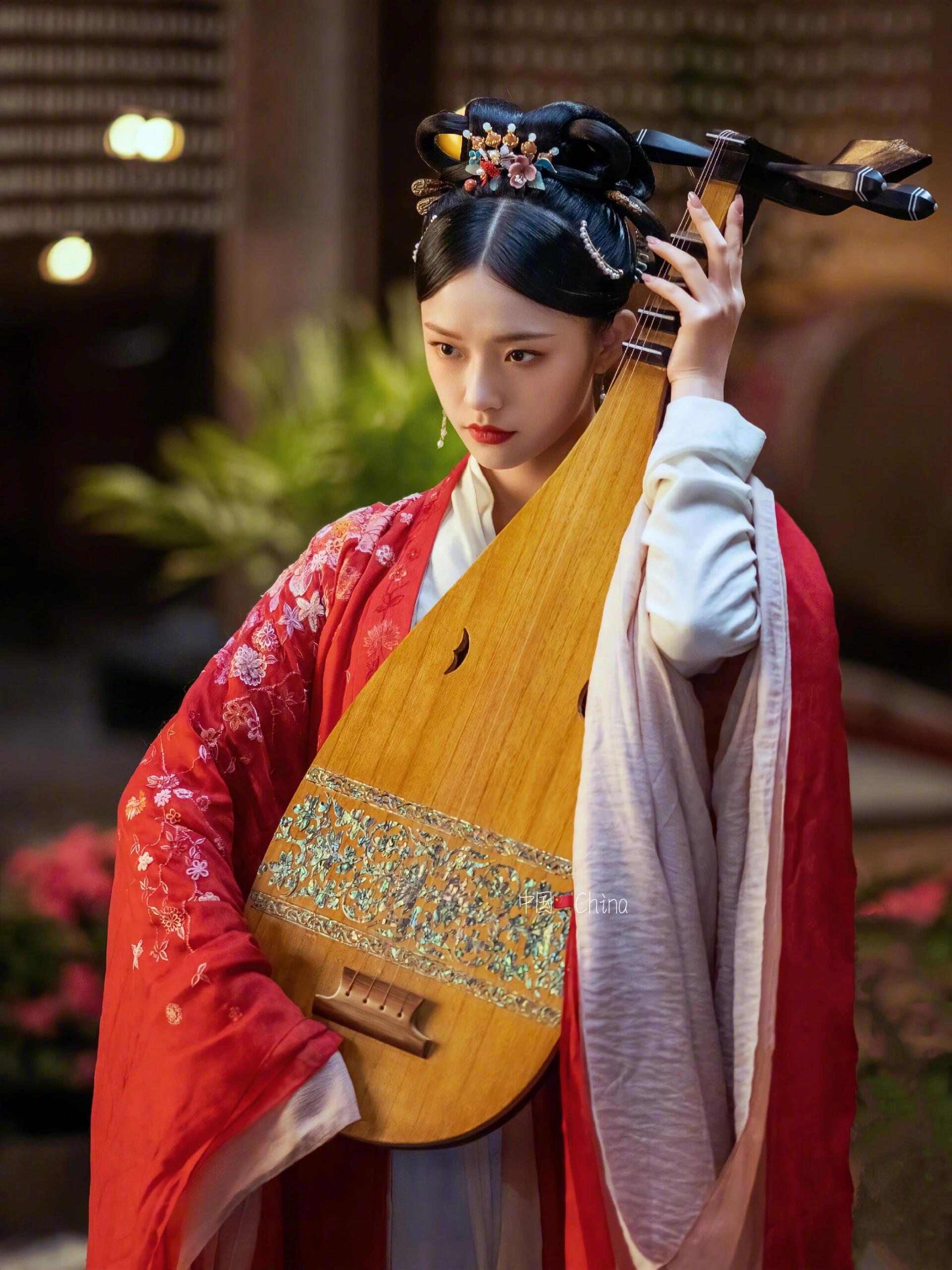 林允上次北漂追梦还是1000年前 哇，林允这是和“北漂追梦”杠上了呀。宋引章的艺